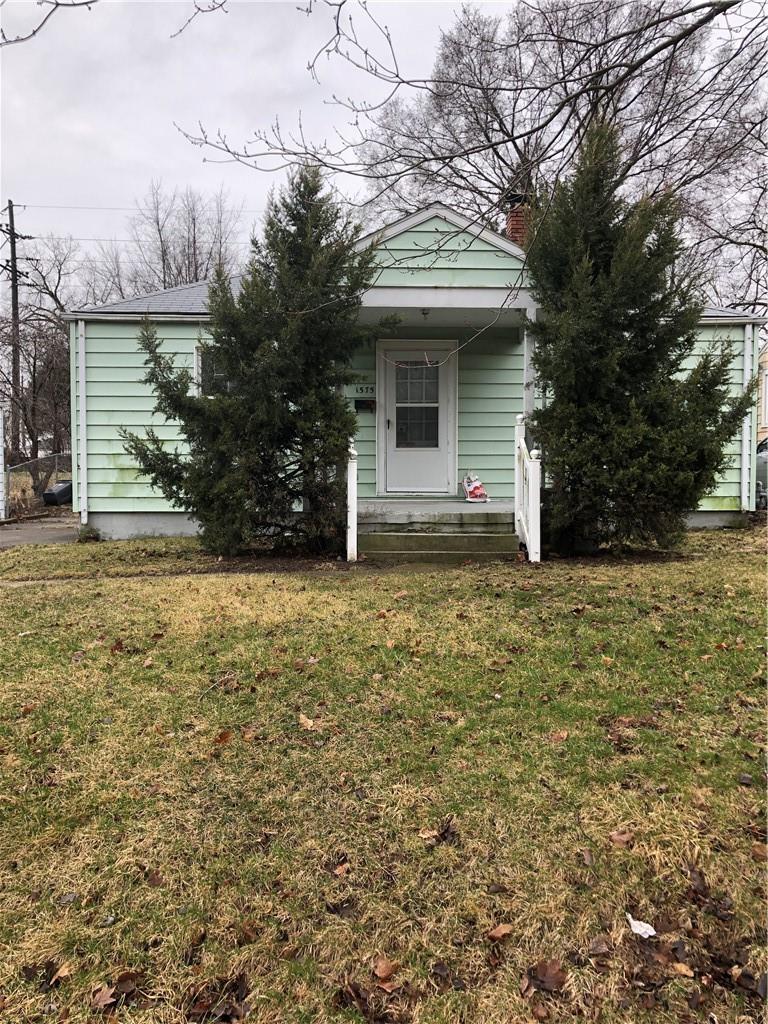 1575 E Vanderhoof Street, Decatur, IL 62521