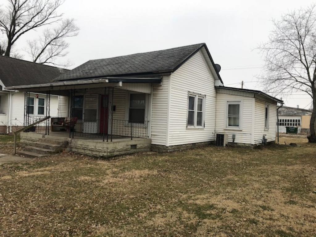 Sold 4 Saint Clair, Altamont, IL 62411 3 Beds / 1 Full Bath 33,000