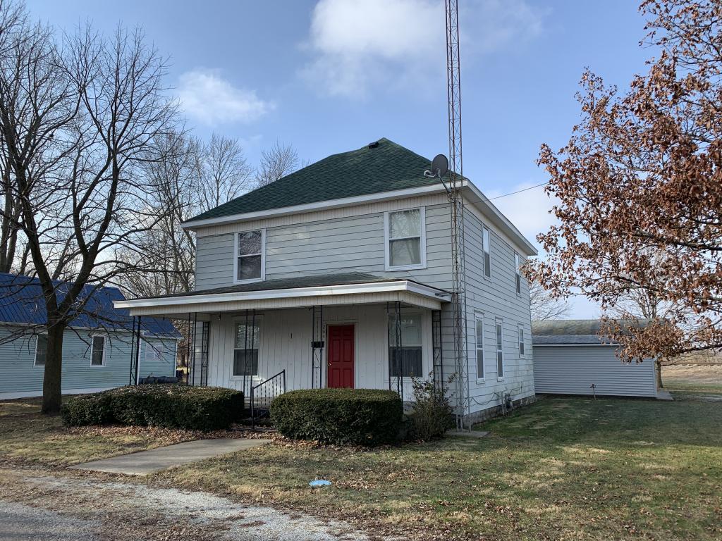 Sold 204 S Idaho Street, Chrisman, IL 61924 4 Beds / 2 Full Baths
