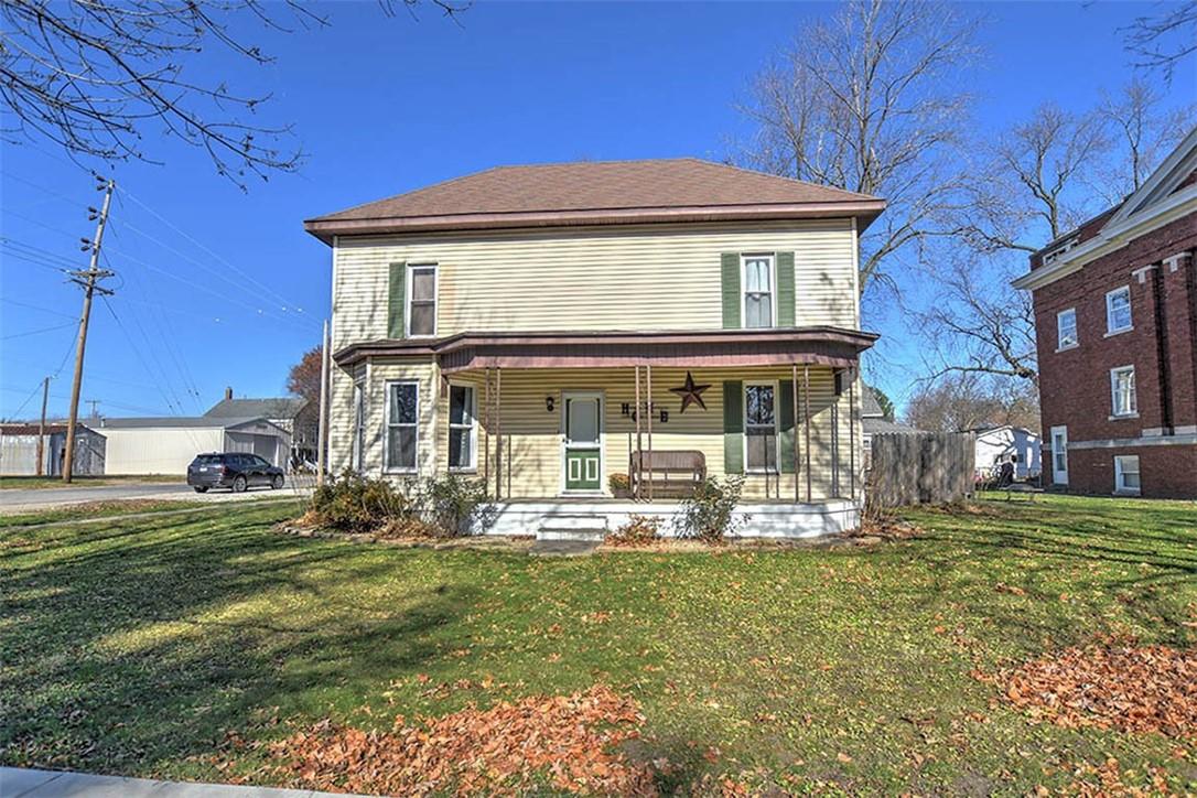 102 N Macon, Moweaqua, IL 62550