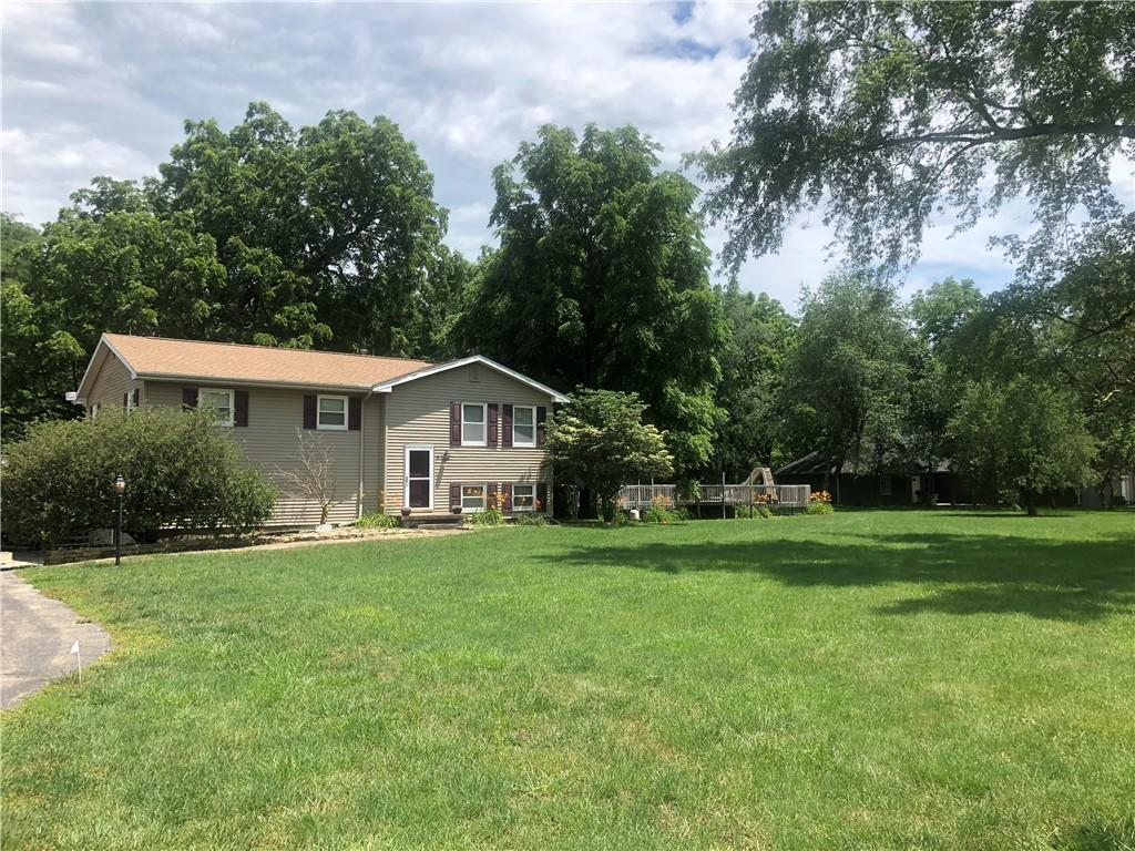 2 Sunnyside Estate, Moweaqua, IL 62550