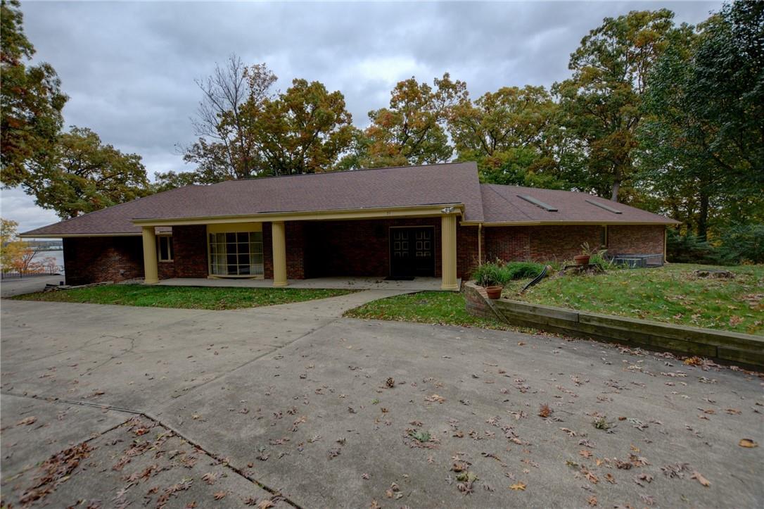 Sold 74 S Shores Drive, Decatur, IL 62521 3 Beds / 2 Full Baths / 2 Half Baths 290,000