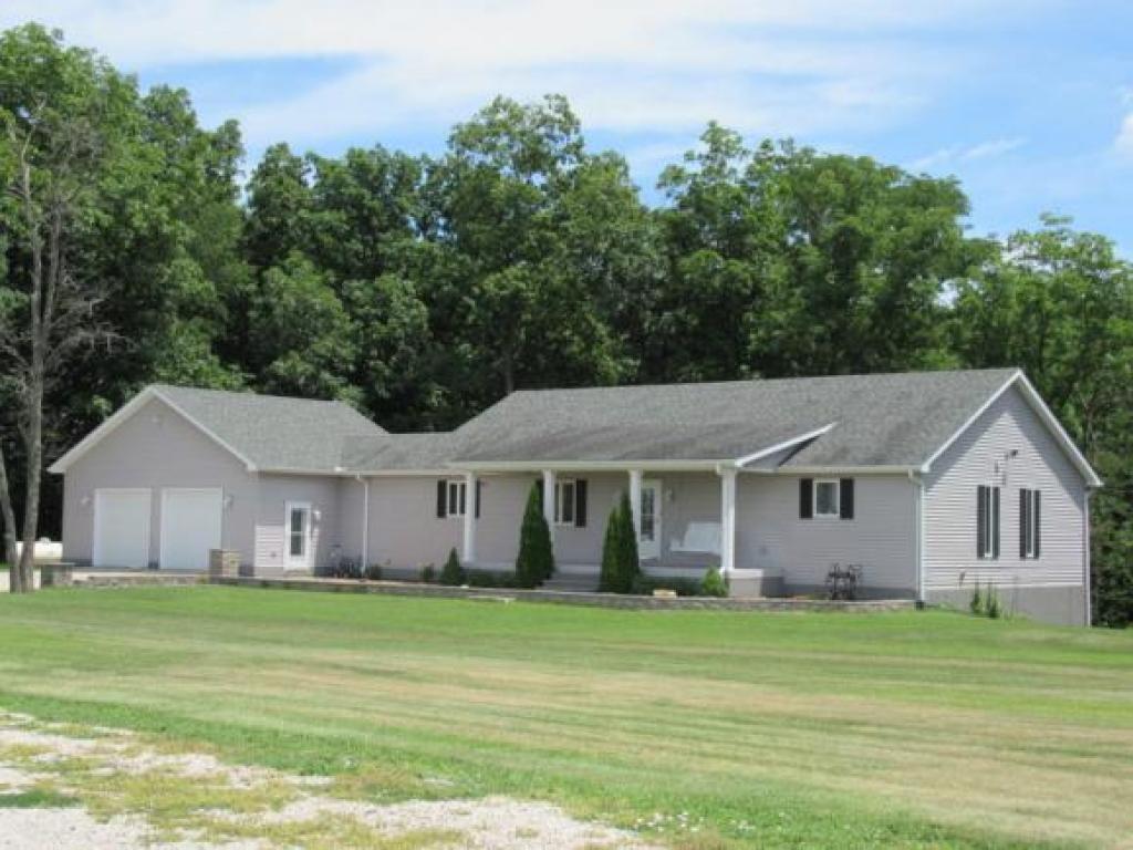 Sold Waynesville, IL 61778 3 Beds / 2 Full Baths / 1 Half Bath 257,000