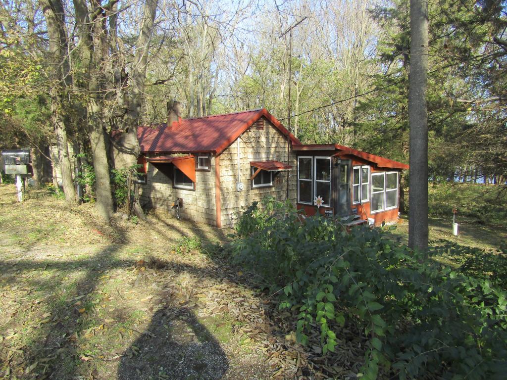 Sold 102 N River Road, West Union, IL 62477 2 Beds / 1 Full Bath