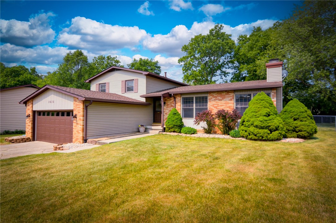 1635 Fleetwood Court, Mt. Zion, IL 62549