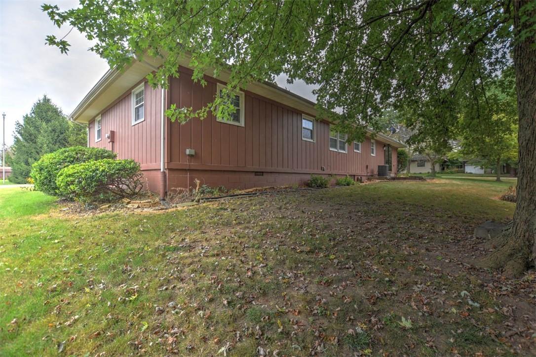 25 Cardinal Drive, Bethany, IL 61914