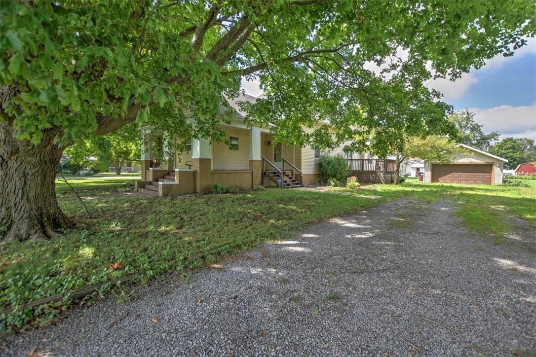 Sold 282 W Elm Street, Argenta, IL 62501 6 Beds / 3 Full Baths