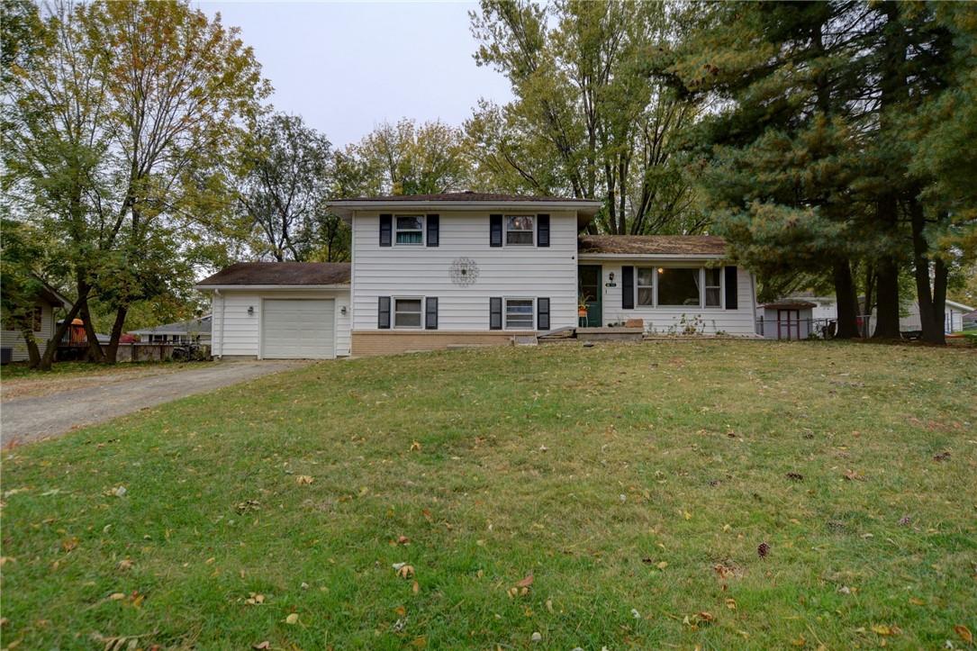 Sold: 945 Crestview Court, Mt. Zion, IL 62549 | 4 Beds / 2 Full Baths ...