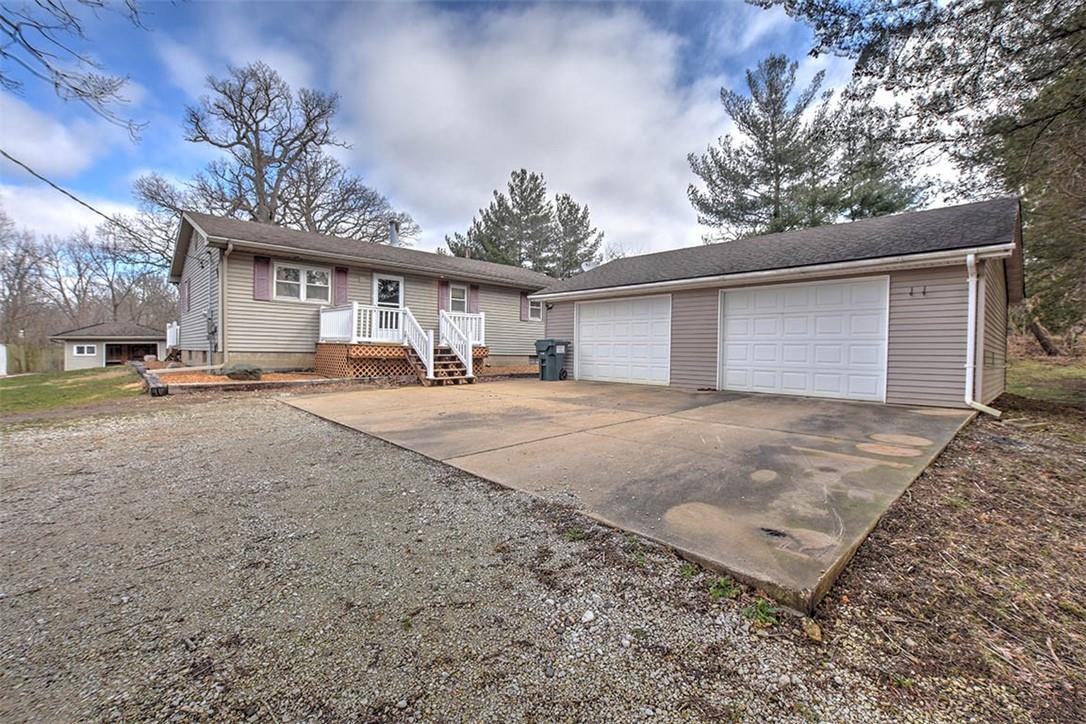 Sold 590 Elwin Road, Decatur, IL 62521 3 Beds / 3 Full Baths 136,000