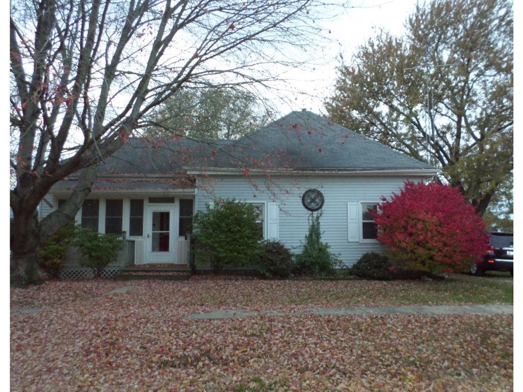 Sold 321 N Poplar Street, Assumption, IL 62510 2 Beds / 1 Full Bath