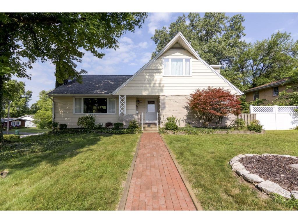 285 S Redwood Lane, Decatur, IL 62522