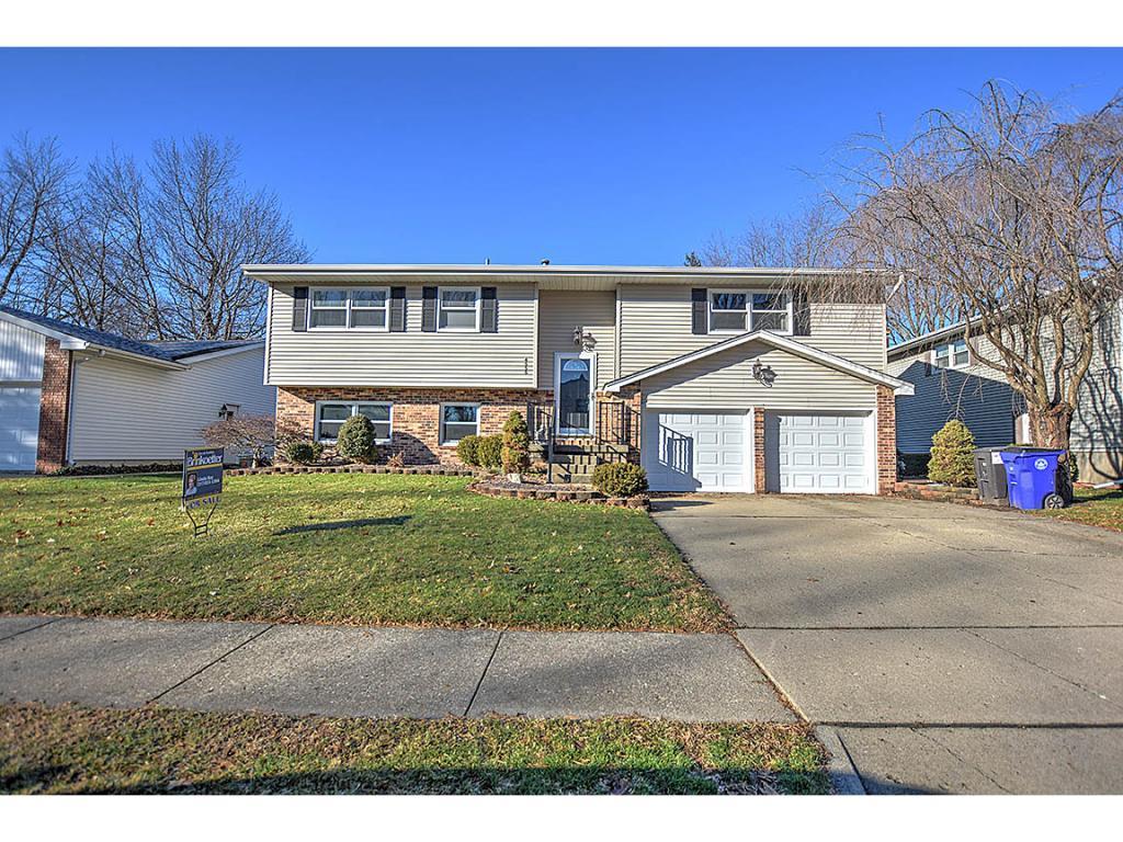 Sold 4555 Hale Drive, Decatur, IL 62526 3 Beds / 3 Full Baths 140,000