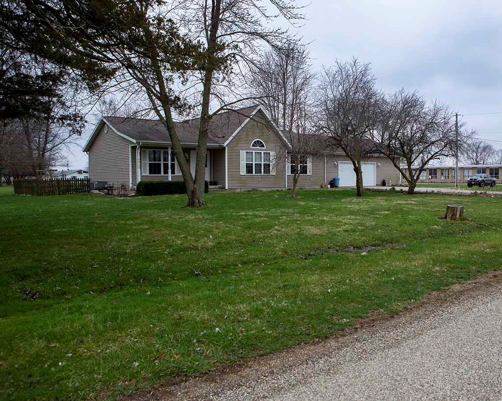 Sold 309 Madison Street, Shumway, IL 62461 3 Beds / 2 Full Baths