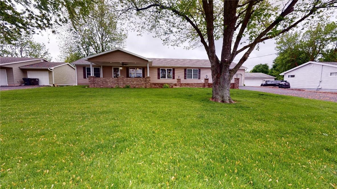 619 Weaver Road, Forsyth, IL 62535