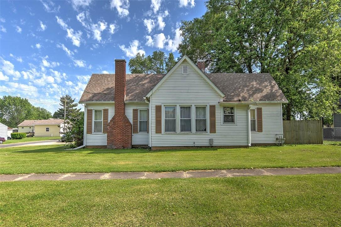 Sold 201 S La Rochelle Street, Assumption, IL 62510 3 Beds / 1 Full
