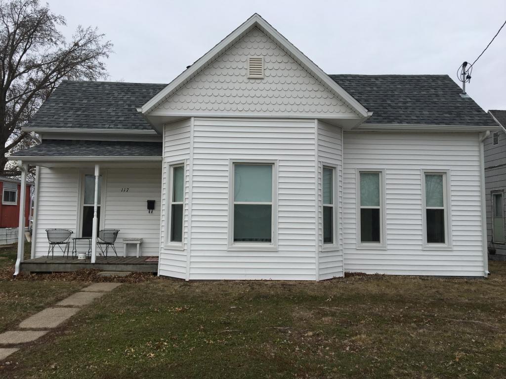 Sold 117 S Olive Street, St. Elmo, IL 62458 2 Beds / 1 Full Bath