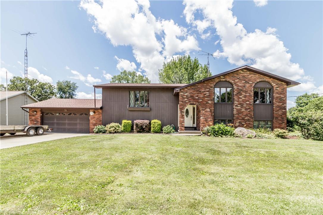 25 Carrollton Estate, Mattoon, IL 61938