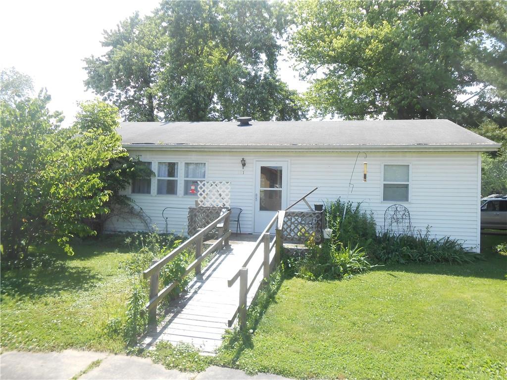 Sold 121 N Superior Street, Ramsey, IL 62080 3 Beds / 1 Full Bath / 1 Half Bath 40,000